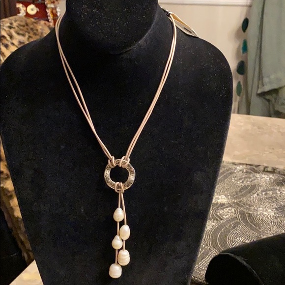 Elly Necklace with Faux Leather and Pearls - Picture 1 of 4